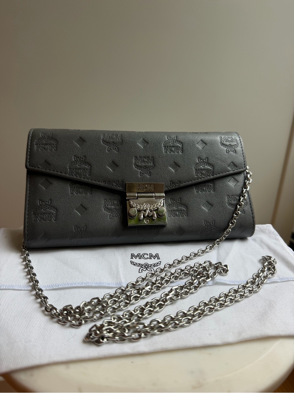 ✨MCM Patricia Visetos Continental Wallet on Chain Grey Silver Authentic ✨